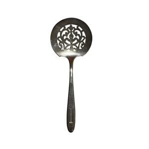 GROSVENOR‎ 1921 Silverplate Pierced Tomato Server No Monogram